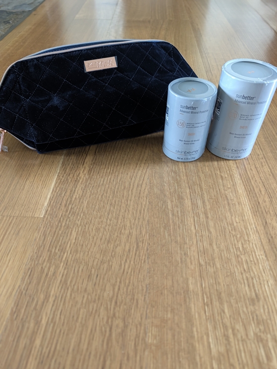 Skinbetter Science Other - Skinbetter Science Bundle Sunbetter Advanced Mineral Sunscreen Plus Velvet Bag
